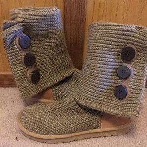 UGG Classic Cardy brown boots